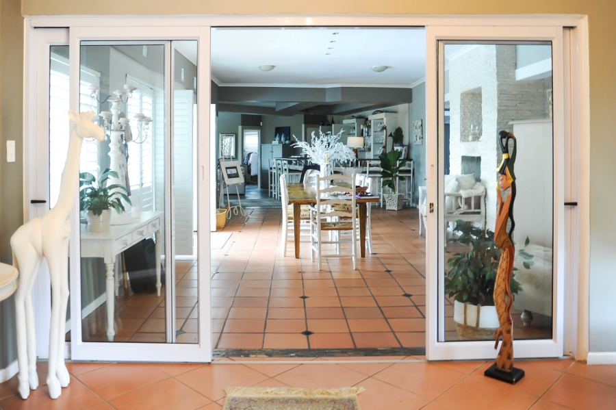 5 Bedroom Property for Sale in Myburgh Park Western Cape